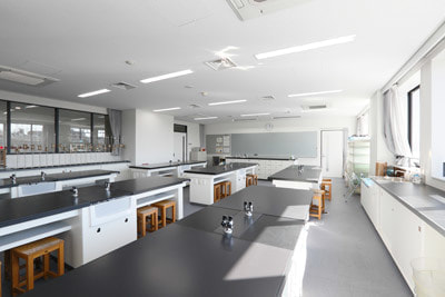 山村学園高等学校 理科室Ⅰ(1号館)