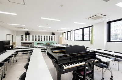 山村学園高等学校　音楽室（５号館）